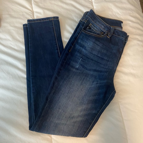 KanCan Curvy Jeans - Picture 4 of 8